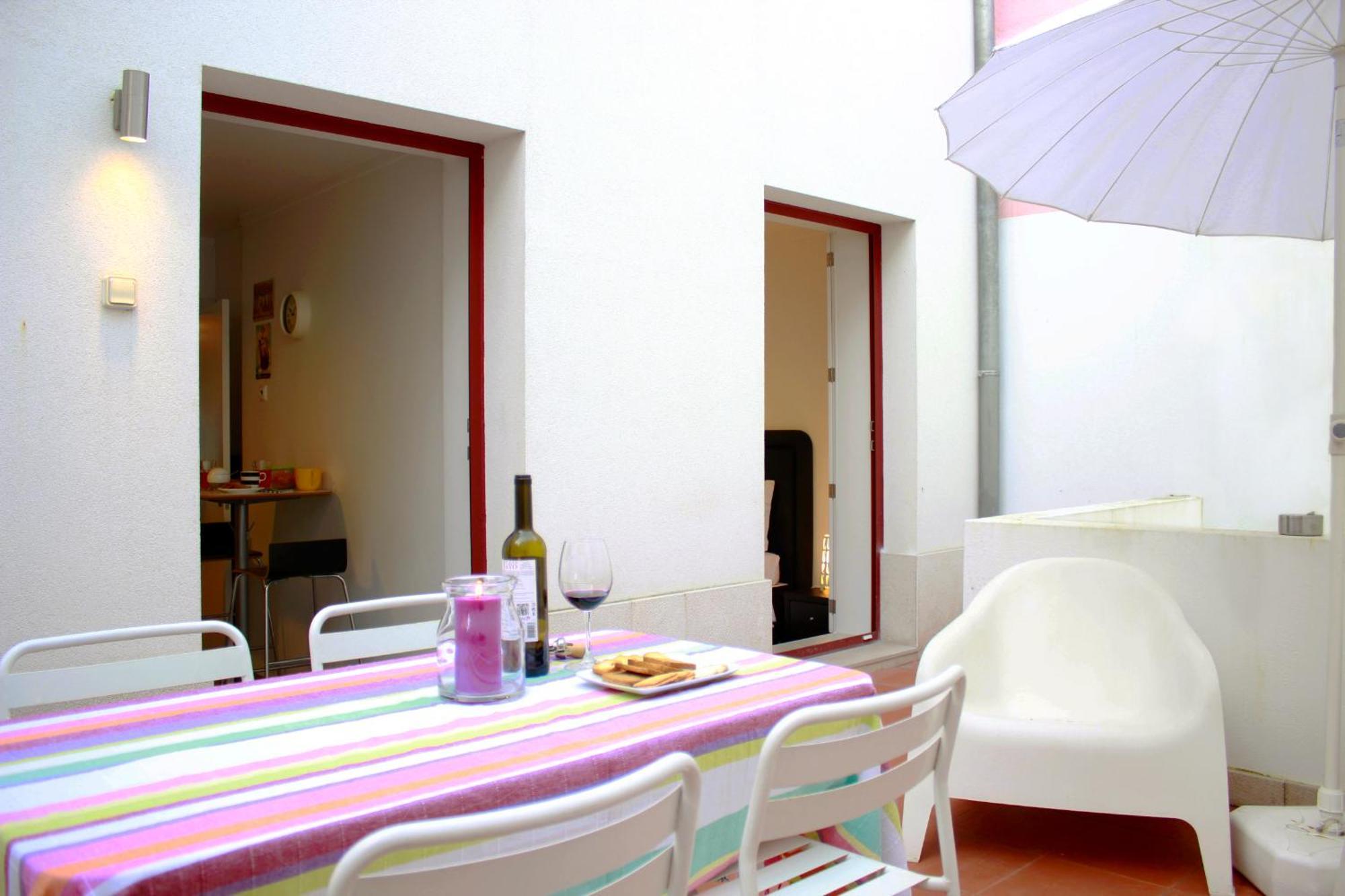 Joivy Modern 1-bed With Terrace, Moments From Sao Bento Palace Apartment