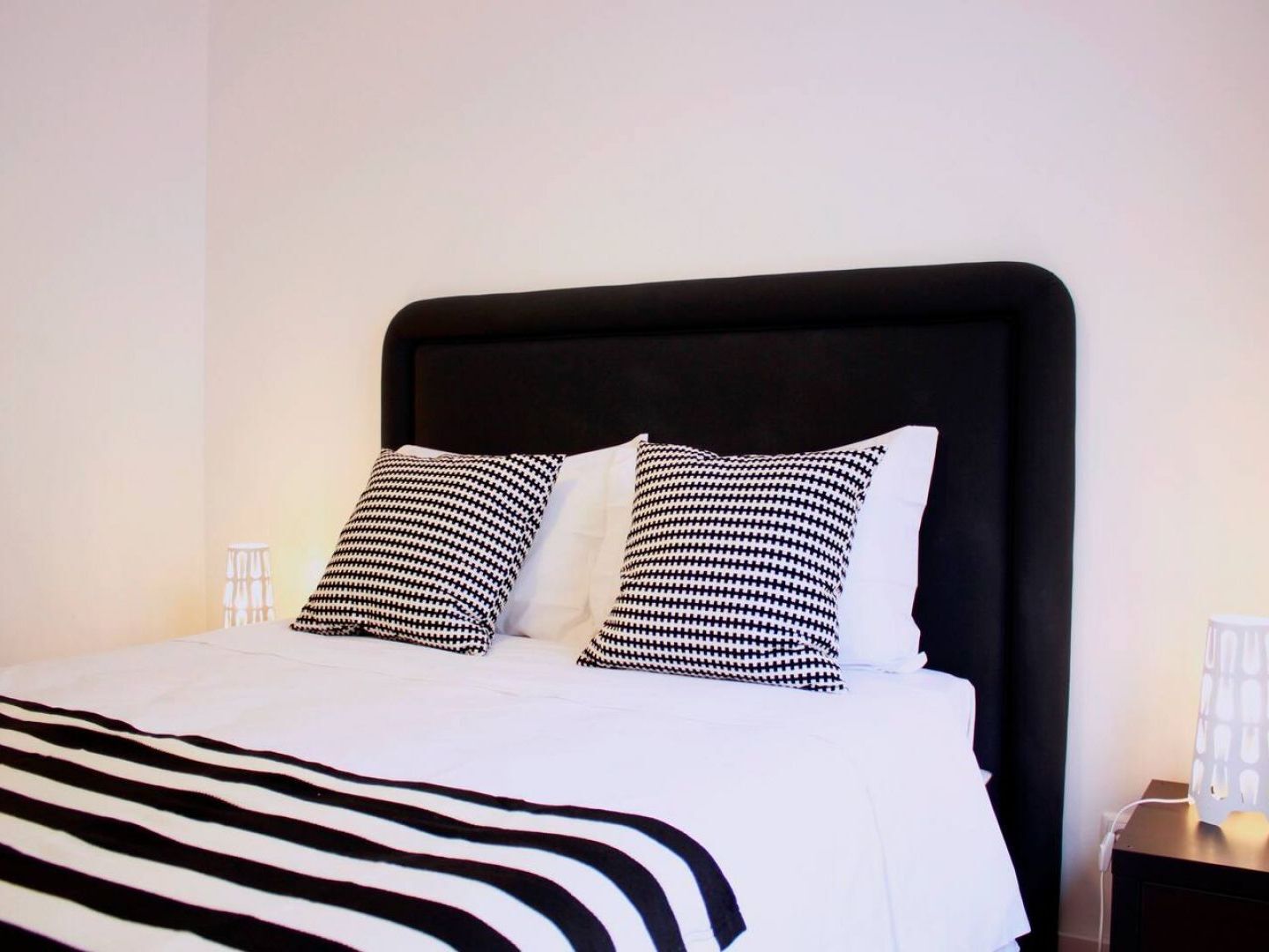 Apartment Joivy Modern 1-bed With Terrace, Moments From Sao Bento Palace Lisbon