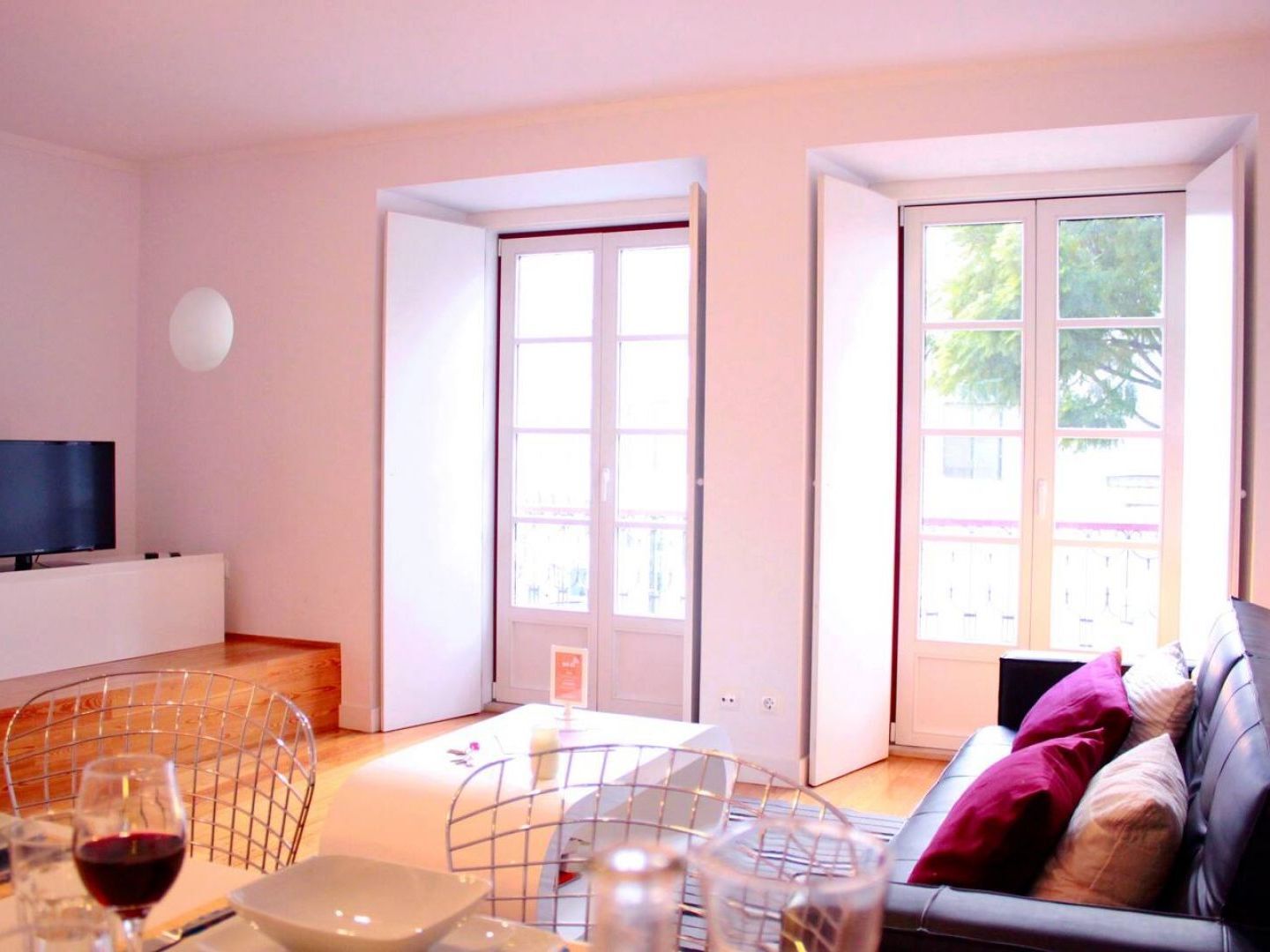 Apartment Joivy Modern 1-bed With Terrace, Moments From Sao Bento Palace