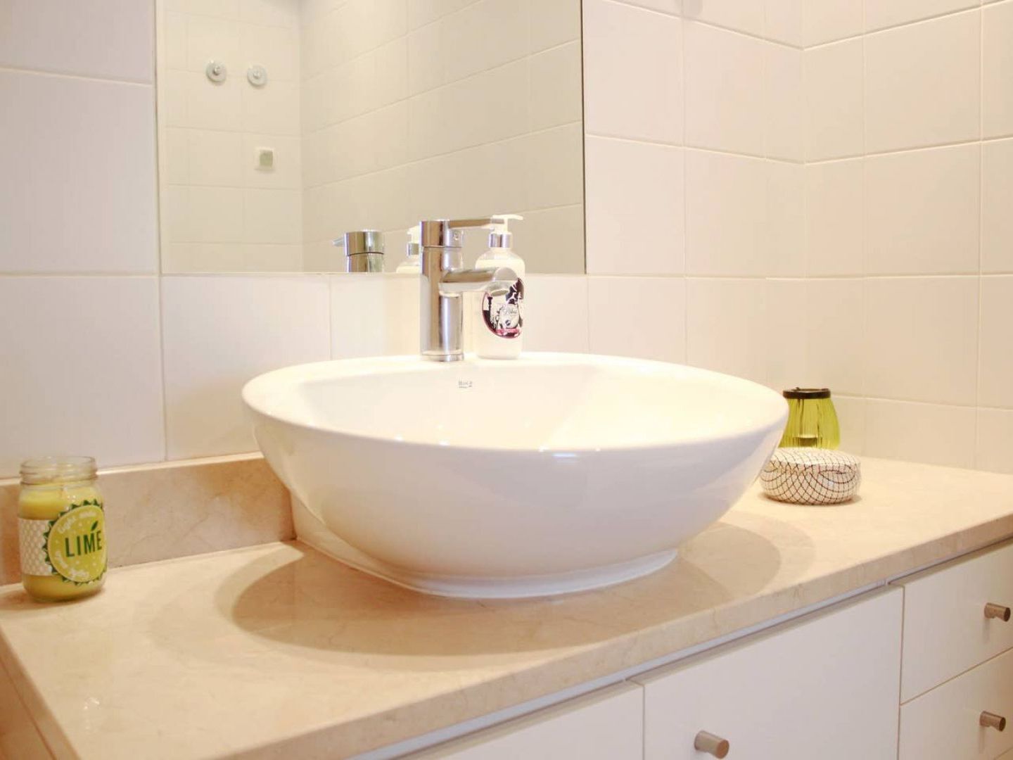 Apartment Joivy Modern 1-bed With Terrace, Moments From Sao Bento Palace *